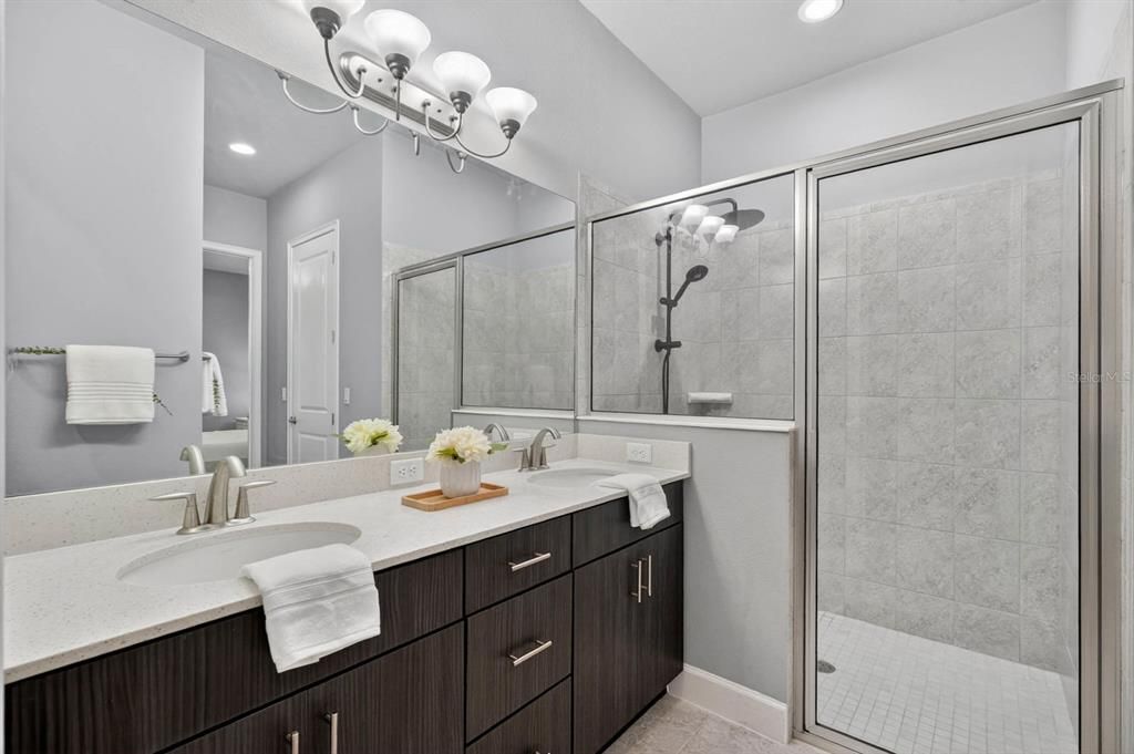 Active With Contract: $368,000 (2 beds, 2 baths, 1526 Square Feet)