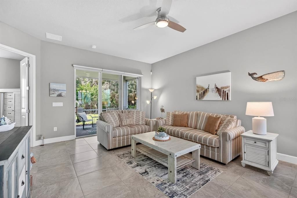 Active With Contract: $368,000 (2 beds, 2 baths, 1526 Square Feet)