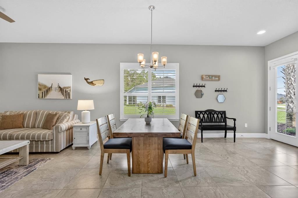 Active With Contract: $368,000 (2 beds, 2 baths, 1526 Square Feet)