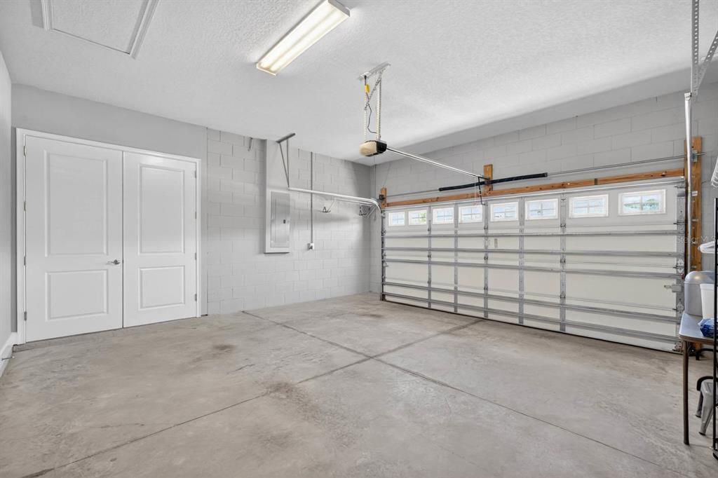 Active With Contract: $368,000 (2 beds, 2 baths, 1526 Square Feet)