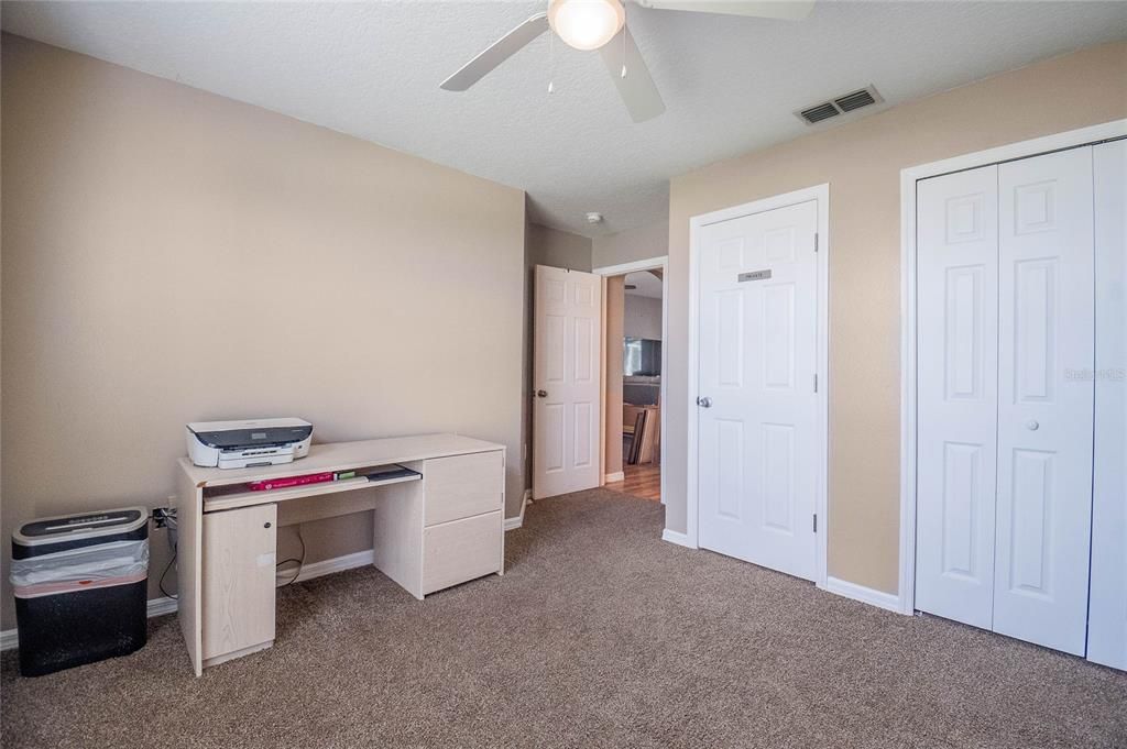 For Sale: $375,000 (4 beds, 3 baths, 1780 Square Feet)