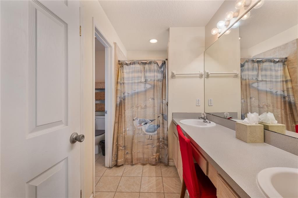 For Sale: $375,000 (4 beds, 3 baths, 1780 Square Feet)