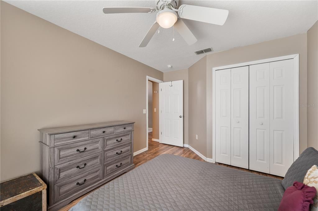 For Sale: $375,000 (4 beds, 3 baths, 1780 Square Feet)