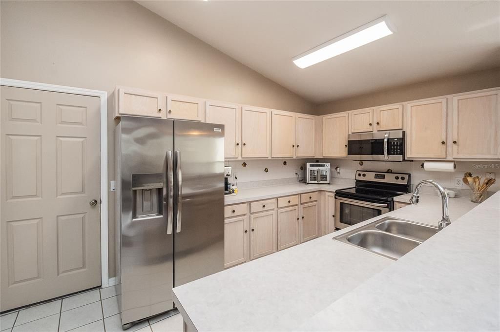 For Sale: $375,000 (4 beds, 3 baths, 1780 Square Feet)
