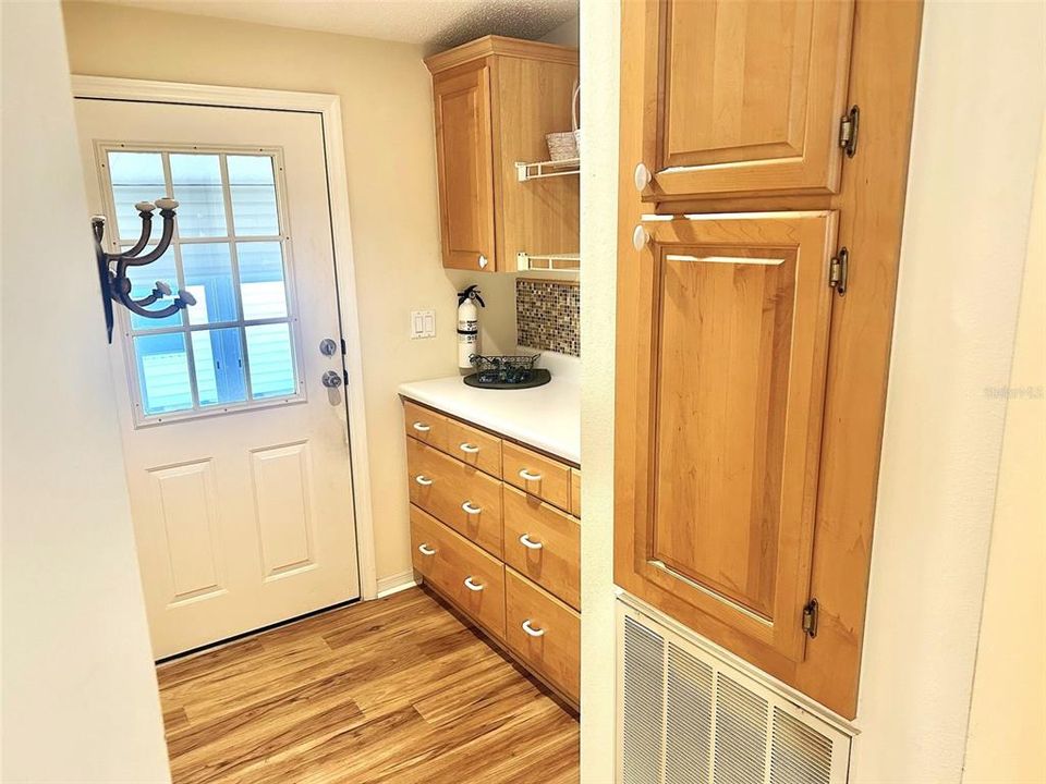 For Sale: $196,500 (2 beds, 2 baths, 1296 Square Feet)