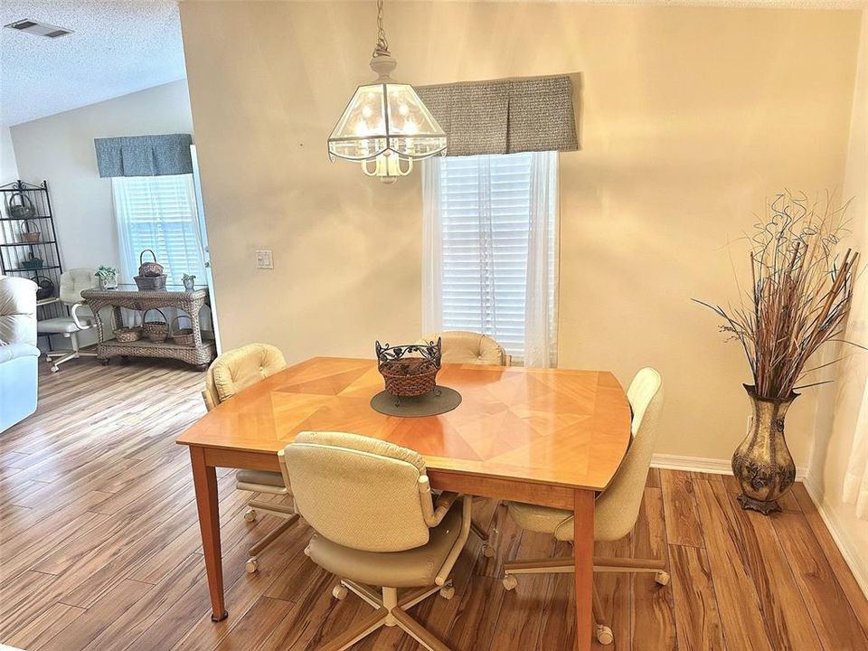 For Sale: $196,500 (2 beds, 2 baths, 1296 Square Feet)