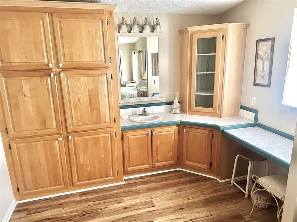 For Sale: $196,500 (2 beds, 2 baths, 1296 Square Feet)