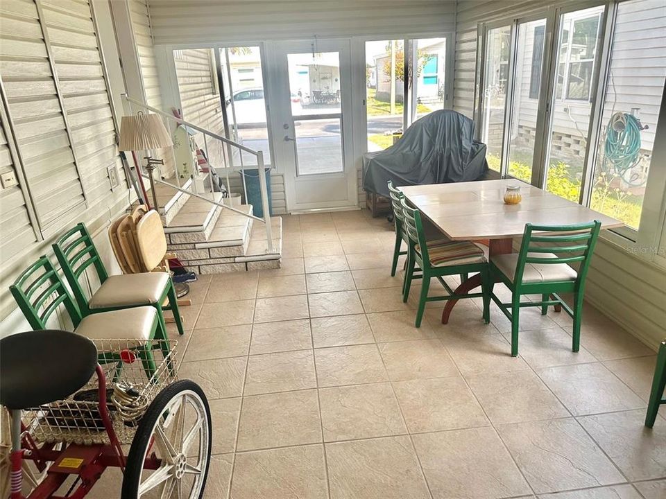For Sale: $196,500 (2 beds, 2 baths, 1296 Square Feet)