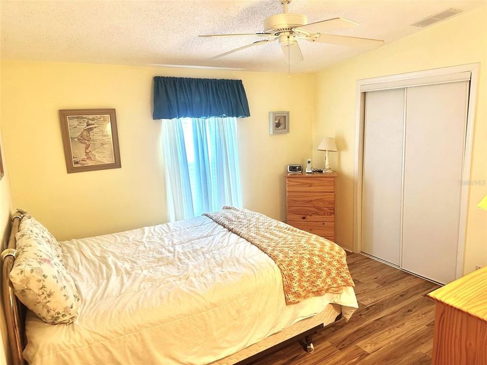 For Sale: $196,500 (2 beds, 2 baths, 1296 Square Feet)