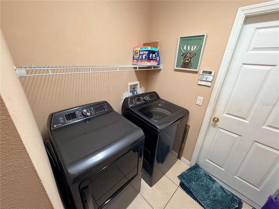 For Sale: $360,000 (4 beds, 2 baths, 2193 Square Feet)