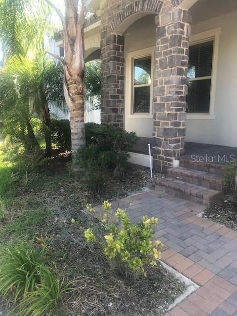 Activo con contrato: $690,000 (4 camas, 3 baños, 2224 Pies cuadrados)