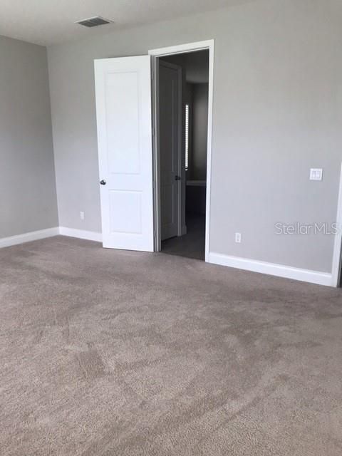 Activo con contrato: $690,000 (4 camas, 3 baños, 2224 Pies cuadrados)