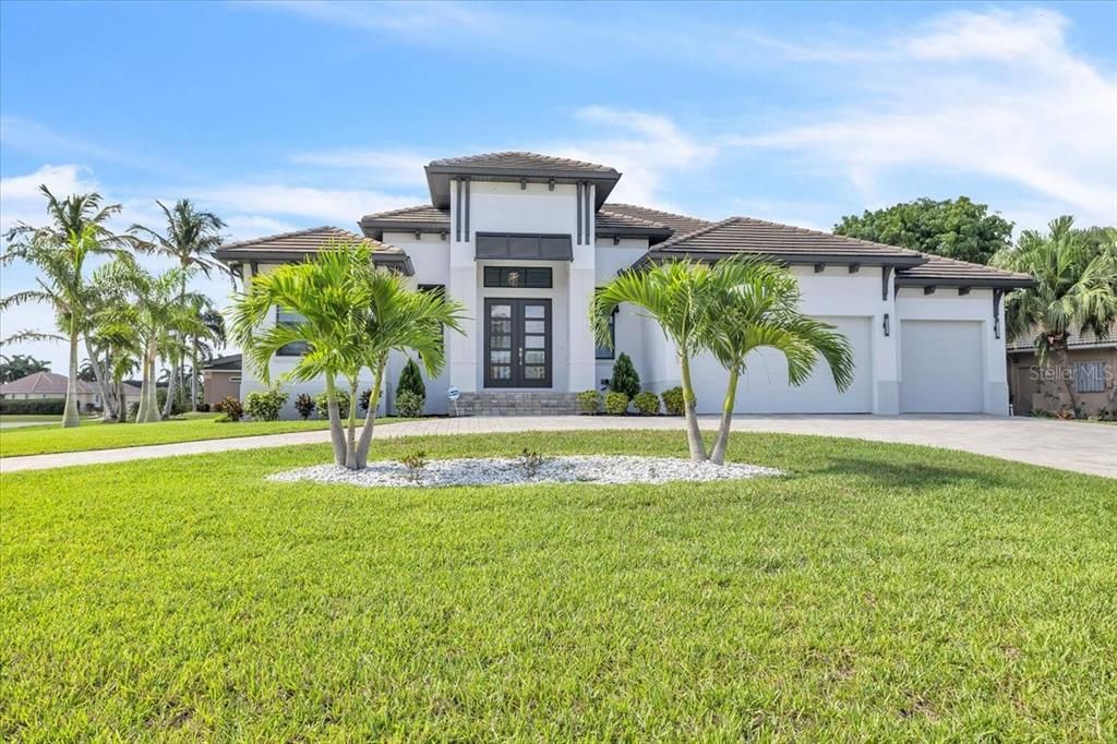 For Sale: $1,500,000 (3 beds, 3 baths, 2530 Square Feet)