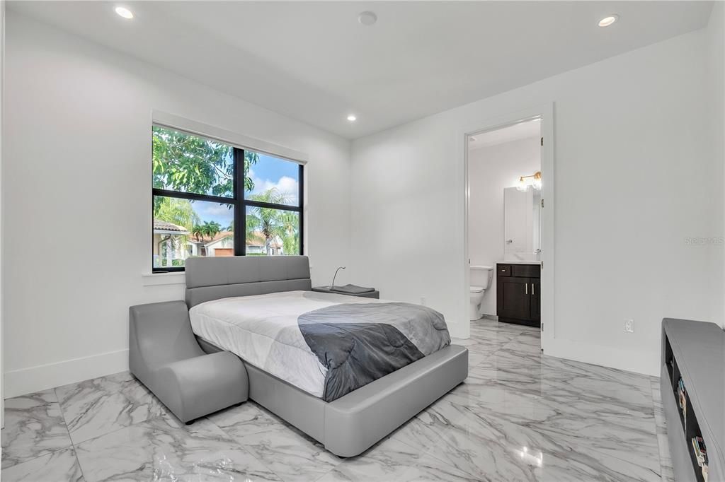 For Sale: $1,500,000 (3 beds, 3 baths, 2530 Square Feet)
