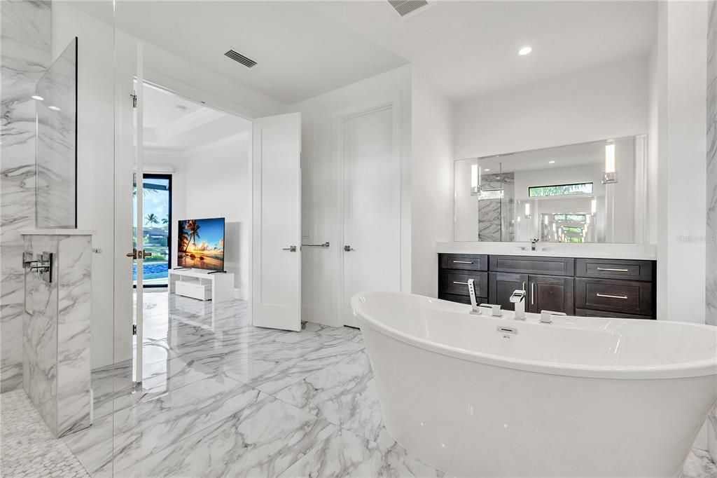 For Sale: $1,500,000 (3 beds, 3 baths, 2530 Square Feet)