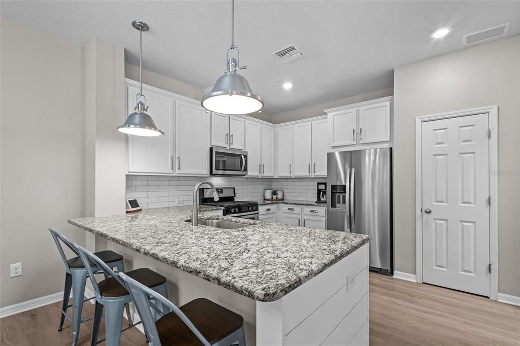 En Venta: $539,000 (4 camas, 3 baños, 2471 Pies cuadrados)