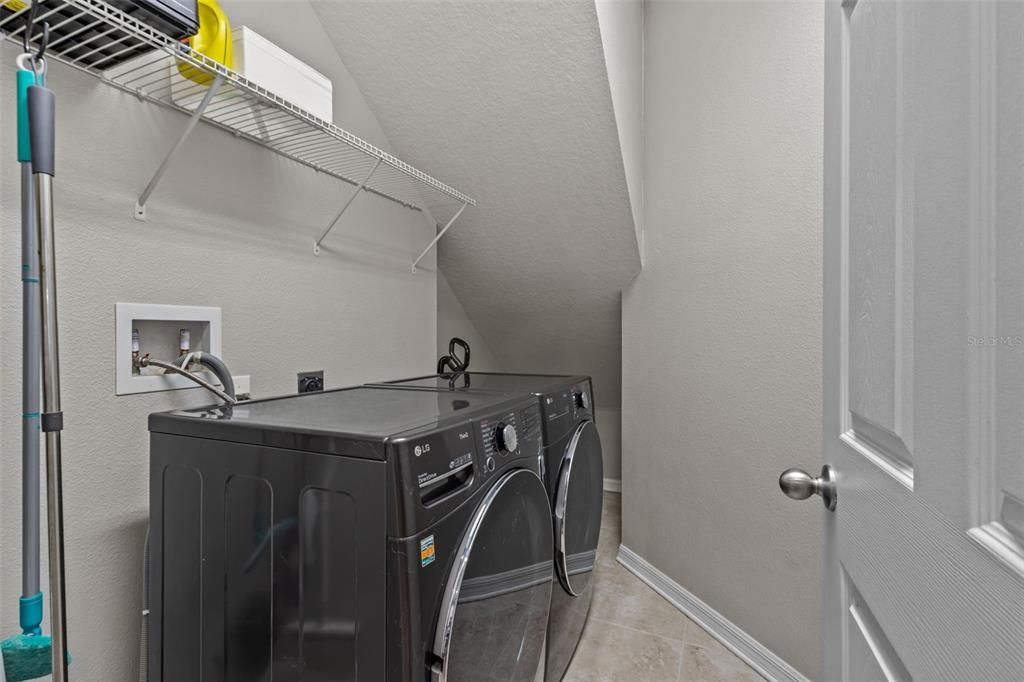 En Venta: $539,000 (4 camas, 3 baños, 2471 Pies cuadrados)
