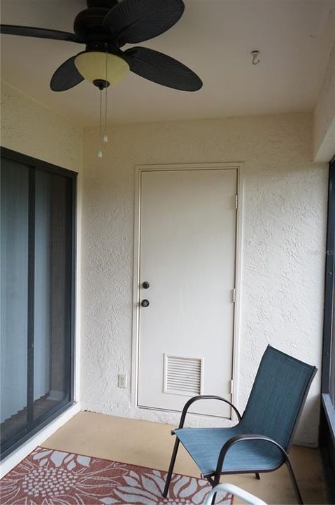 En Venta: $147,000 (2 camas, 2 baños, 1073 Pies cuadrados)