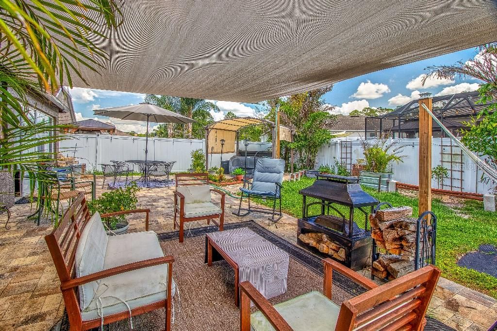 Activo con contrato: $439,999 (4 camas, 2 baños, 2198 Pies cuadrados)