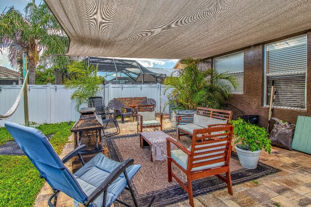 Activo con contrato: $439,999 (4 camas, 2 baños, 2198 Pies cuadrados)