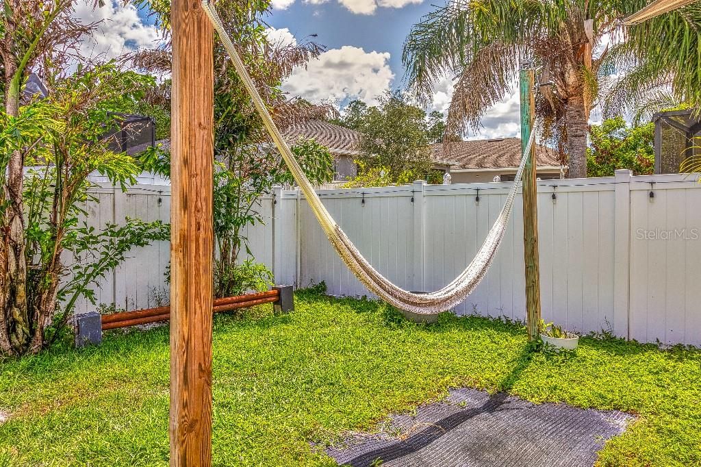 Activo con contrato: $439,999 (4 camas, 2 baños, 2198 Pies cuadrados)