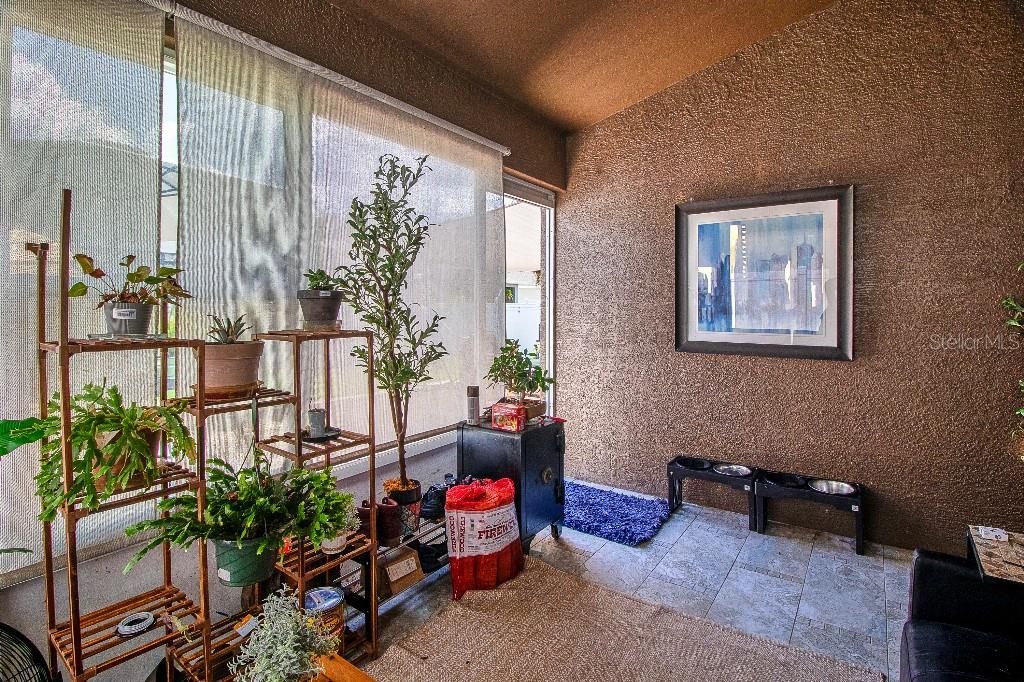 Activo con contrato: $439,999 (4 camas, 2 baños, 2198 Pies cuadrados)