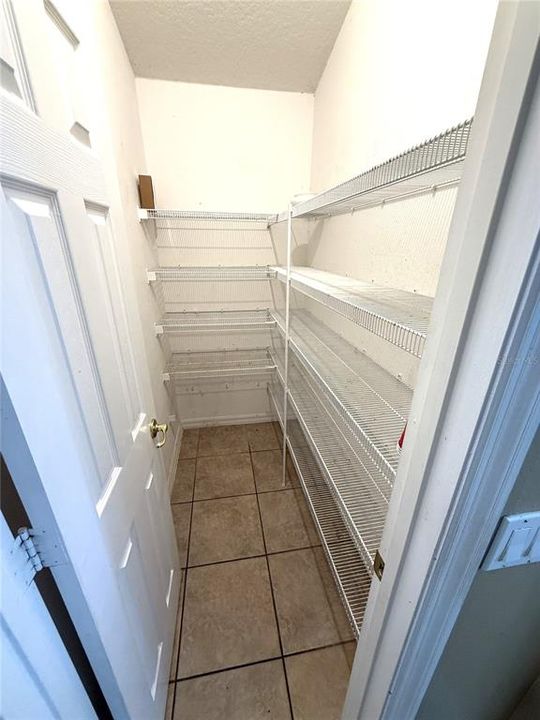 En Renta: $2,400 (4 camas, 2 baños, 2085 Pies cuadrados)
