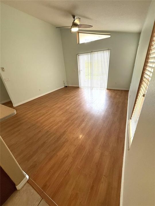 En Renta: $2,400 (4 camas, 2 baños, 2085 Pies cuadrados)