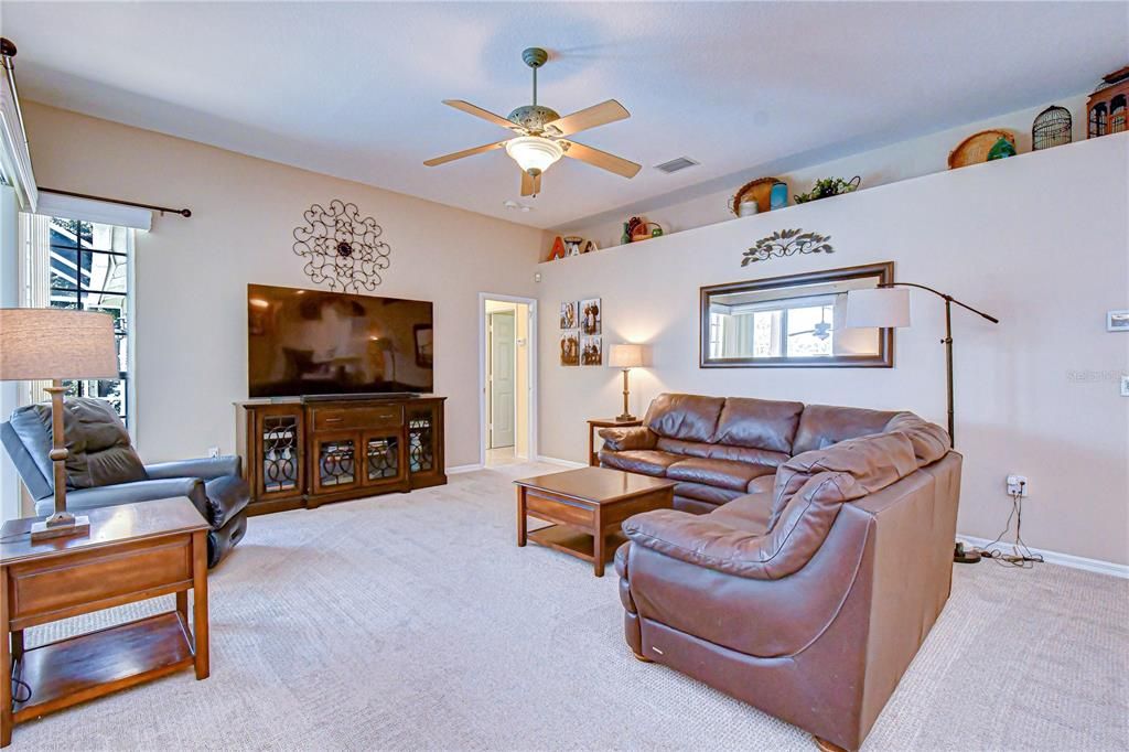For Sale: $685,000 (5 beds, 3 baths, 3232 Square Feet)