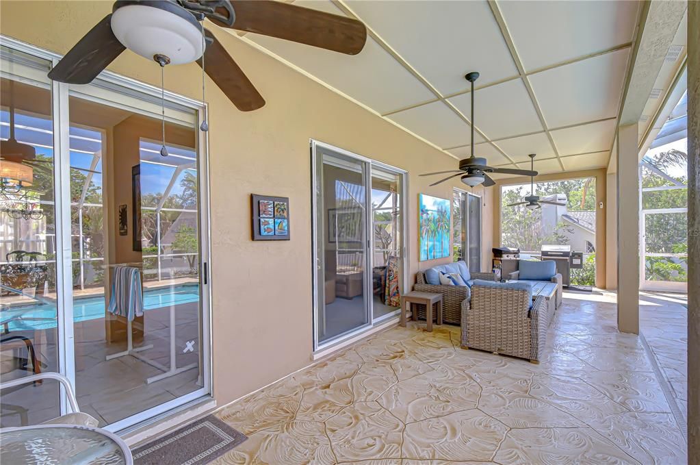 For Sale: $685,000 (5 beds, 3 baths, 3232 Square Feet)