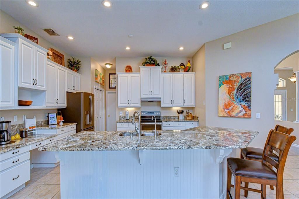 For Sale: $685,000 (5 beds, 3 baths, 3232 Square Feet)