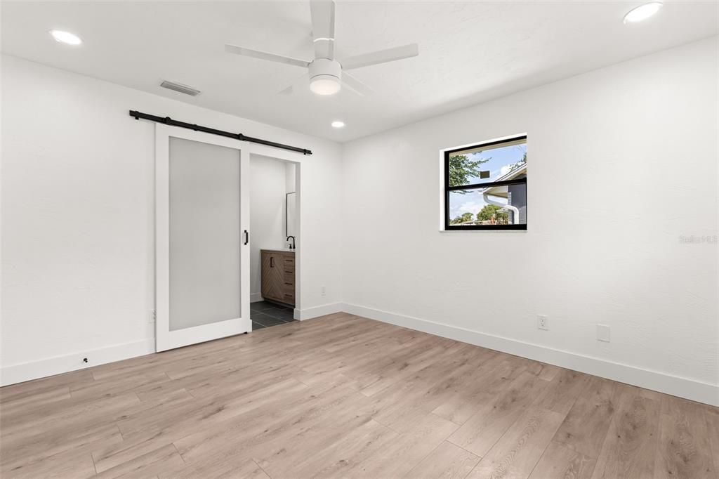 Activo con contrato: $299,900 (2 camas, 2 baños, 1196 Pies cuadrados)