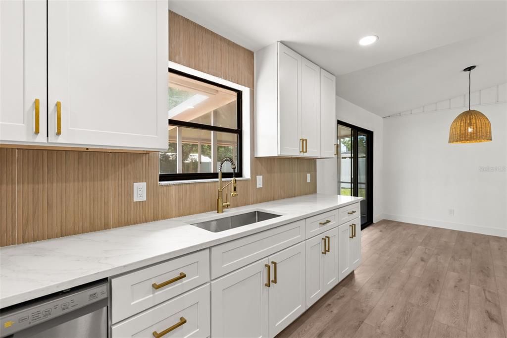 Activo con contrato: $299,900 (2 camas, 2 baños, 1196 Pies cuadrados)