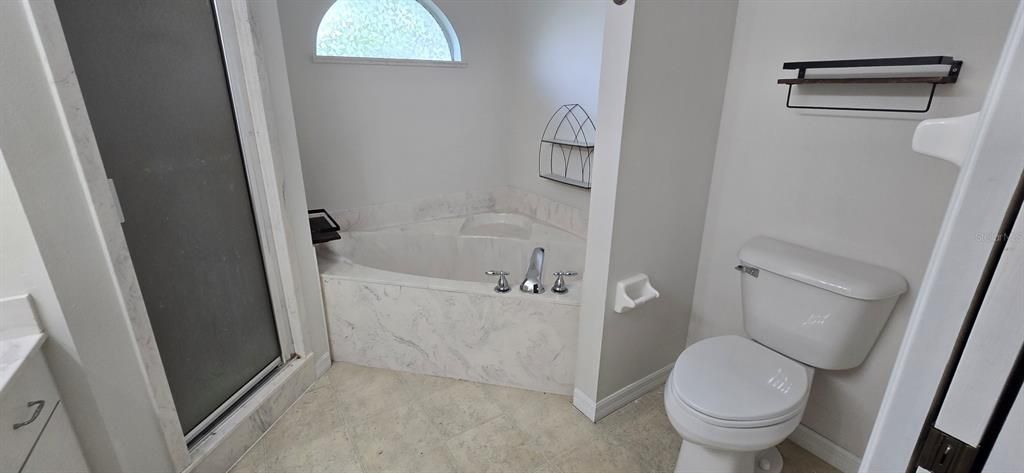 For Rent: $1,700 (3 beds, 2 baths, 1607 Square Feet)