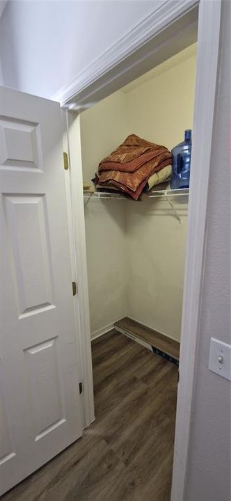 For Sale: $425,000 (4 beds, 3 baths, 2384 Square Feet)