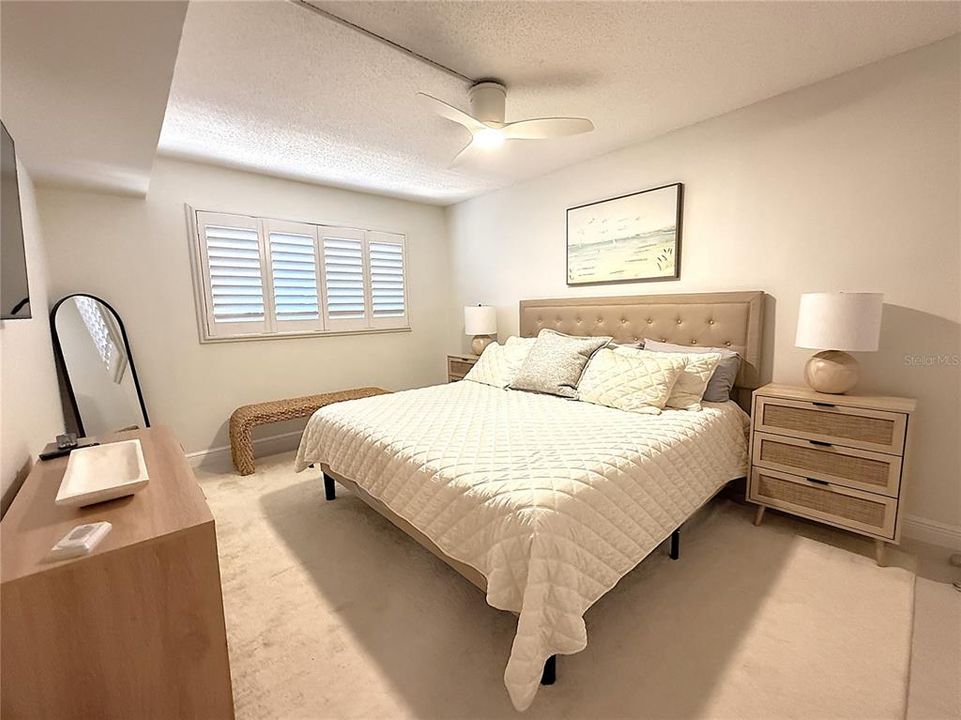 En Venta: $425,000 (2 camas, 2 baños, 890 Pies cuadrados)