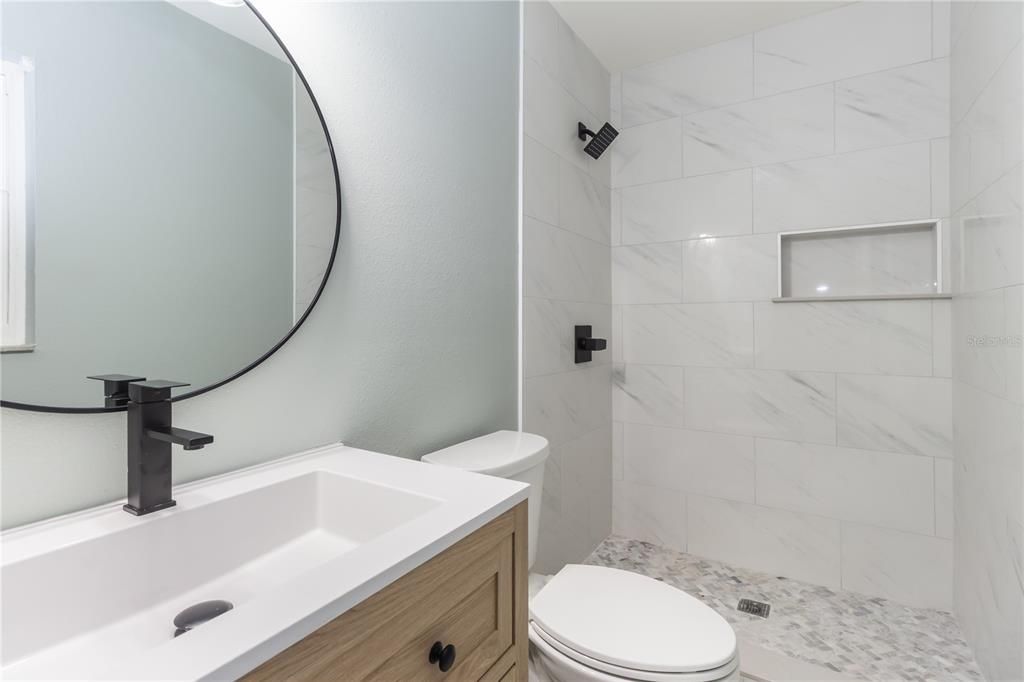 Под контрактом: $299,999 (3 спален, 2 ванн, 1090 Квадратных фут)