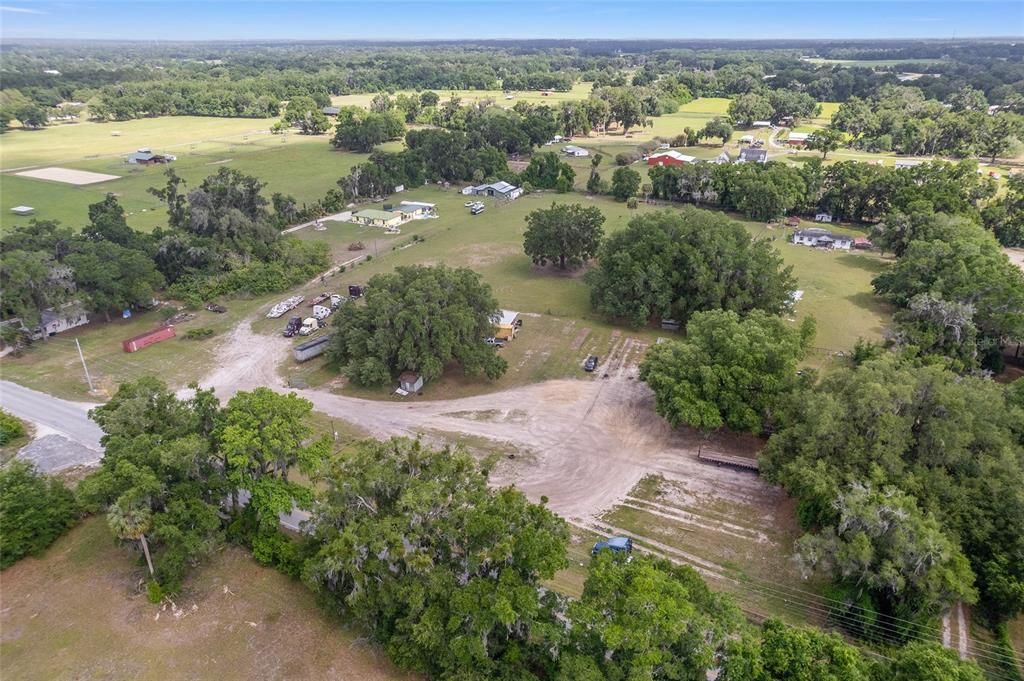На продажу: $349,900 (4.83 acres)