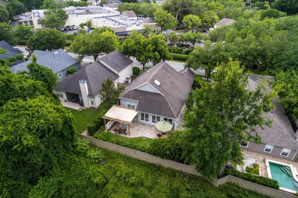 Activo con contrato: $549,900 (4 camas, 3 baños, 2550 Pies cuadrados)
