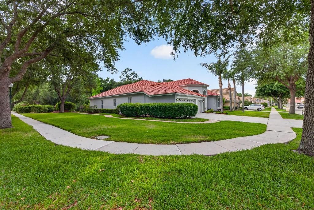 Active With Contract: $759,000 (4 beds, 3 baths, 2728 Square Feet)