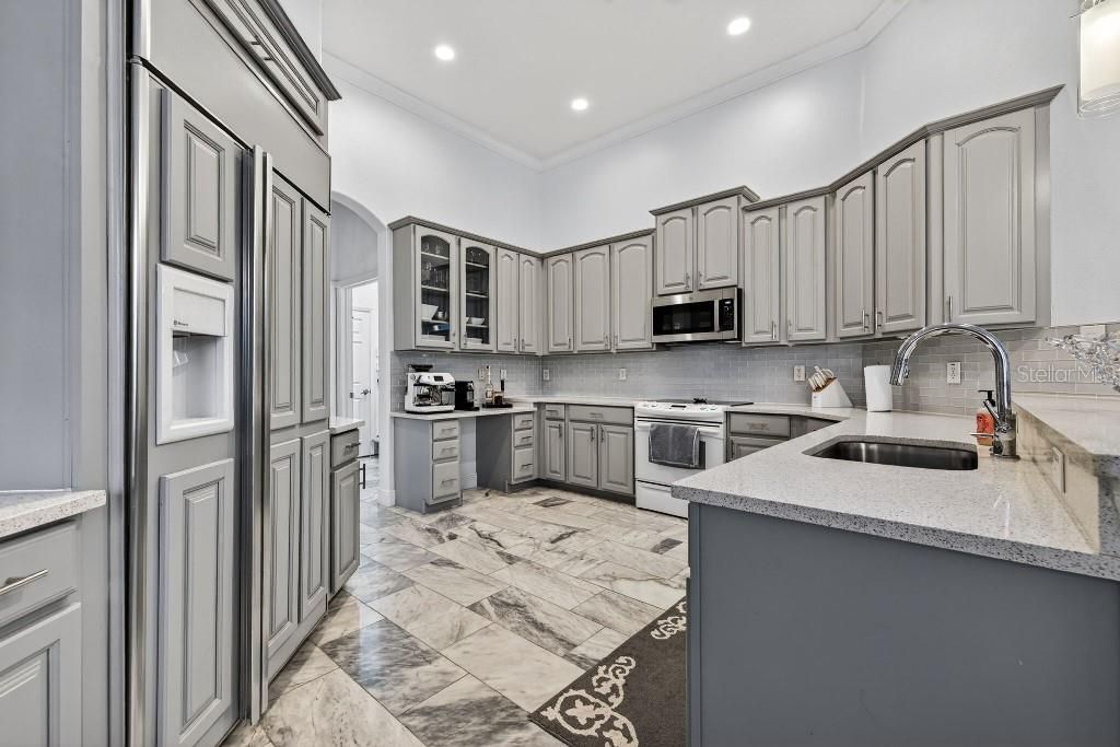 Active With Contract: $759,000 (4 beds, 3 baths, 2728 Square Feet)