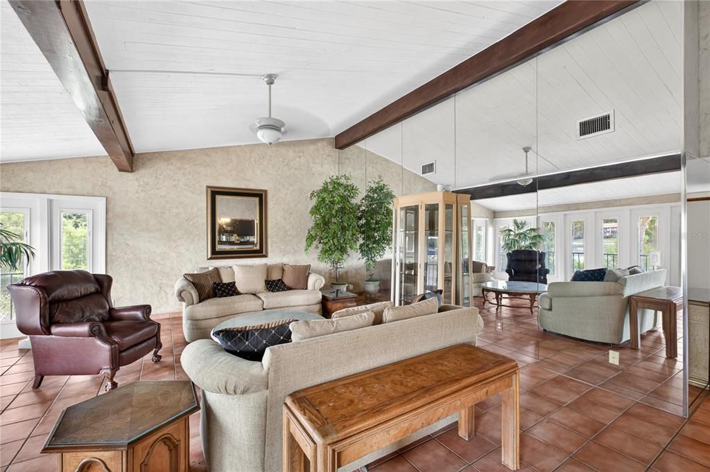 For Sale: $299,000 (2 beds, 2 baths, 1335 Square Feet)