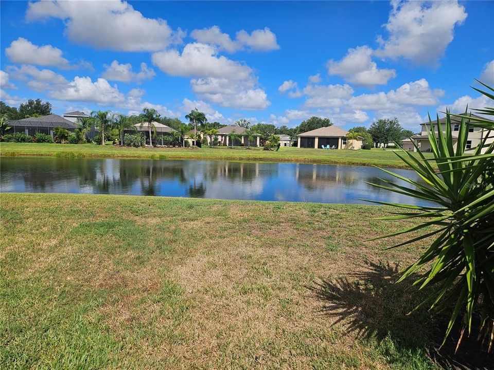 Active With Contract: $579,900 (4 beds, 3 baths, 2948 Square Feet)