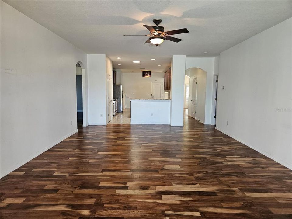 Active With Contract: $579,900 (4 beds, 3 baths, 2948 Square Feet)