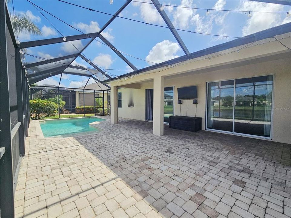 Active With Contract: $579,900 (4 beds, 3 baths, 2948 Square Feet)