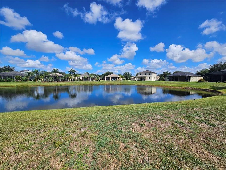 Active With Contract: $579,900 (4 beds, 3 baths, 2948 Square Feet)