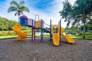 Active With Contract: $579,900 (4 beds, 3 baths, 2948 Square Feet)