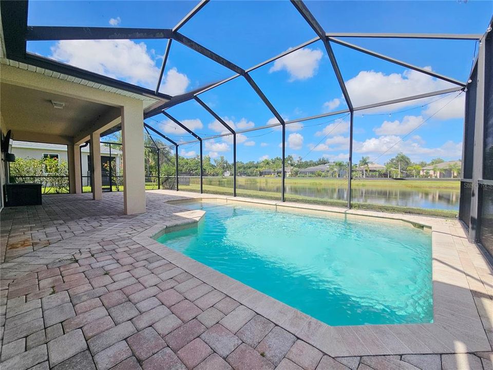 Active With Contract: $579,900 (4 beds, 3 baths, 2948 Square Feet)