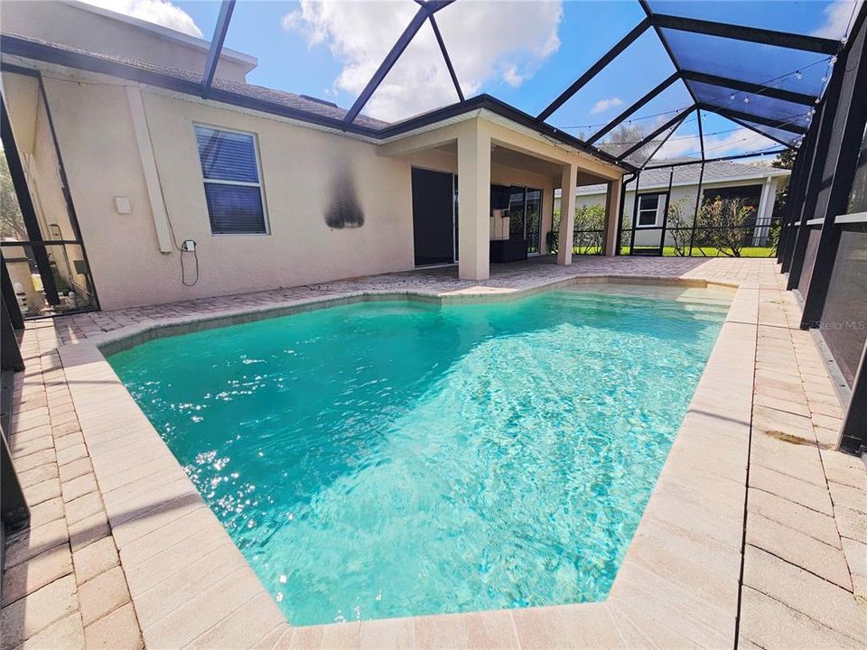 Active With Contract: $579,900 (4 beds, 3 baths, 2948 Square Feet)