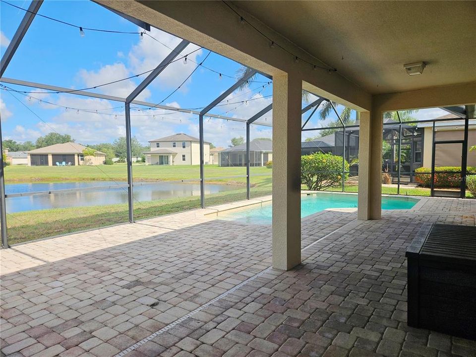 Active With Contract: $579,900 (4 beds, 3 baths, 2948 Square Feet)